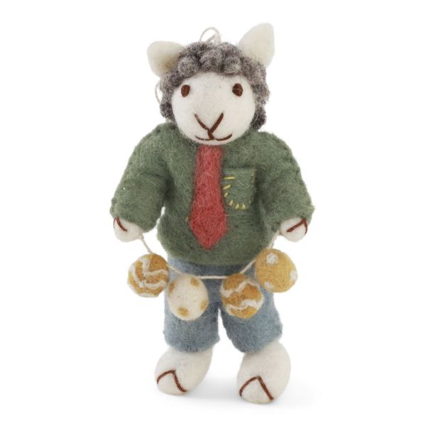 Schafjunge mit Ostergirlande