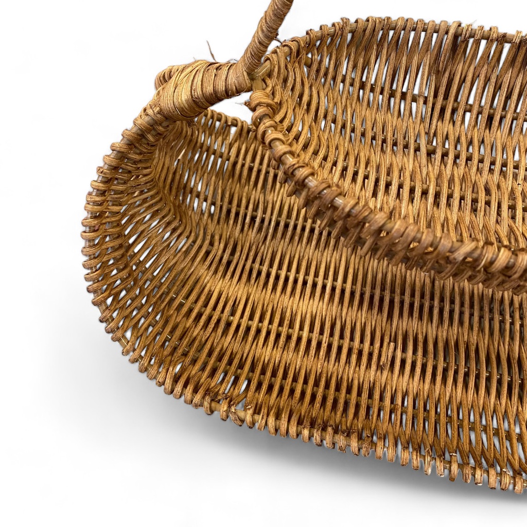 etagere_geflecht (1).jpg