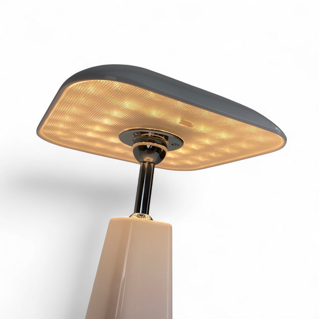 led_leuchte_weiß_mag (2).jpg